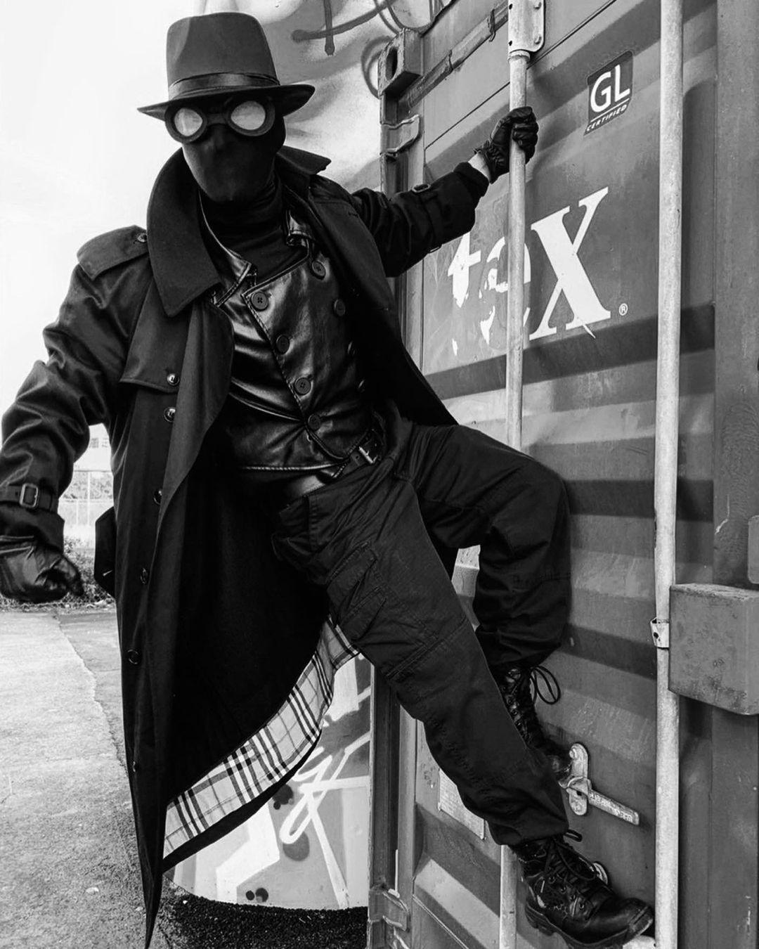 Spider-Man Noir Costume Ideas | DIY Cosplay & Authentic Outfit